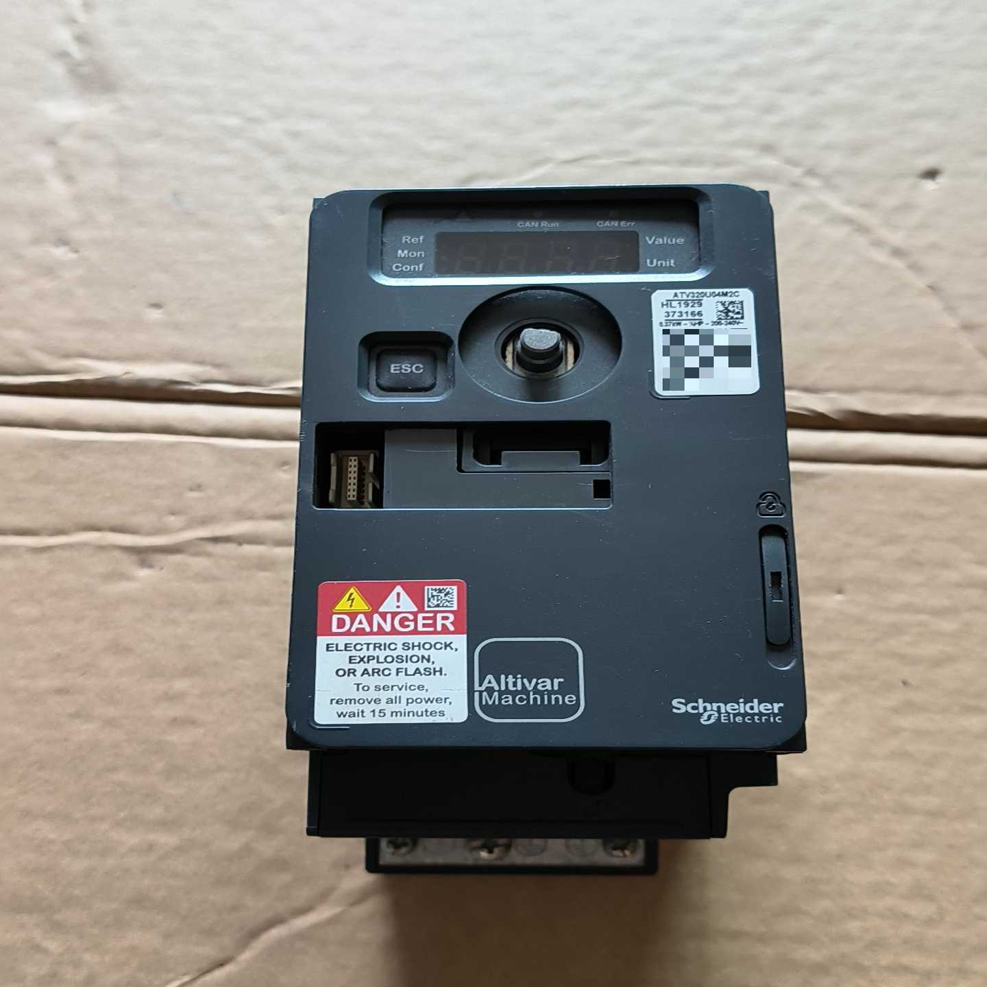 施耐德变频器Altivar320系列ATV320U04--议价商品