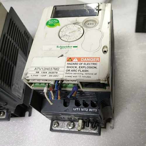 议价施耐德变频器ATV12H037M2，0.37KW1台