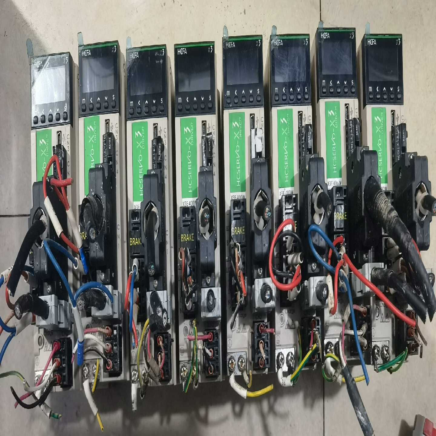 禾川伺服电机驱动SV-X3DA040A-A2。电机