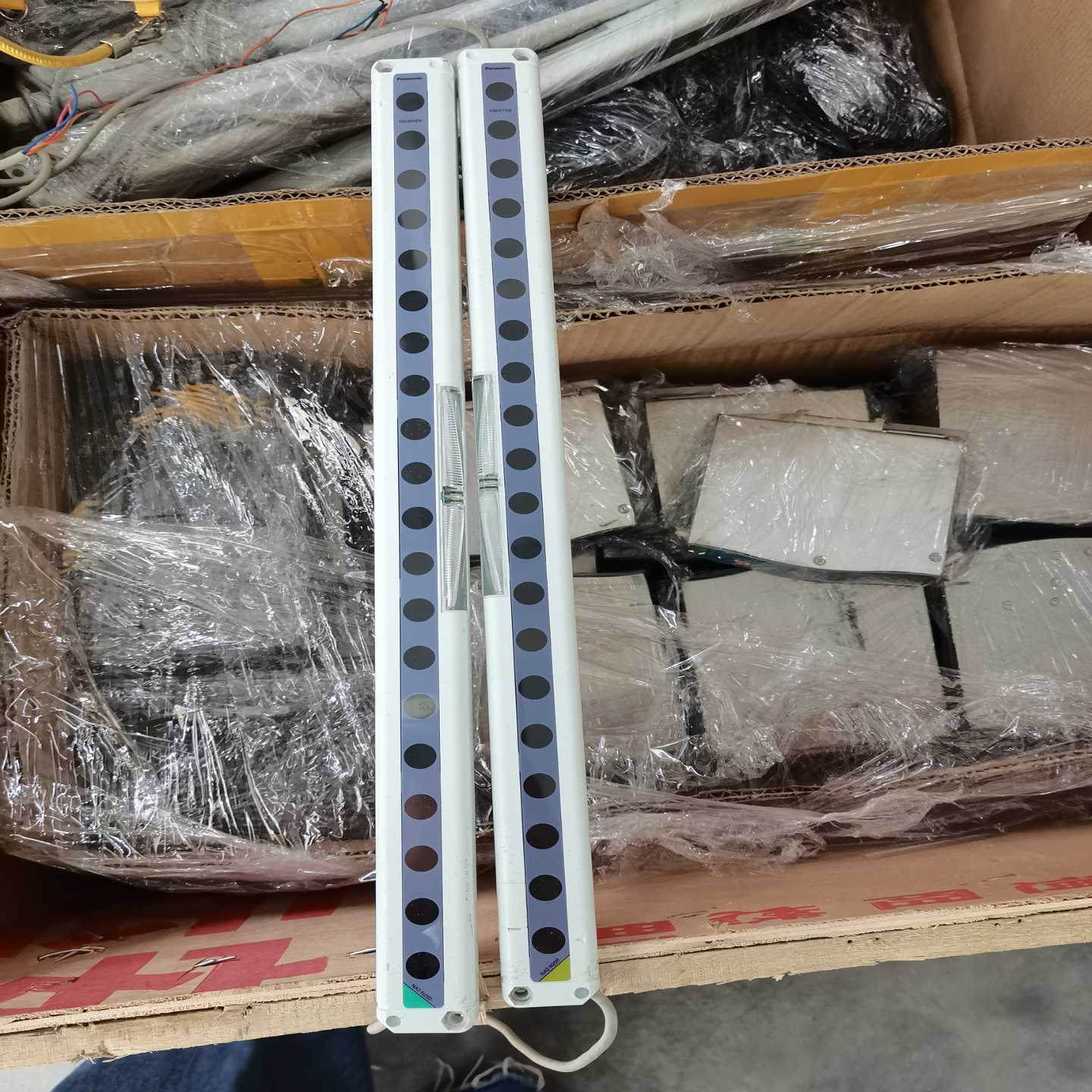 松下安全光栅光幕NA2-N20P，/D拆机99新，成色很好。--议价商品