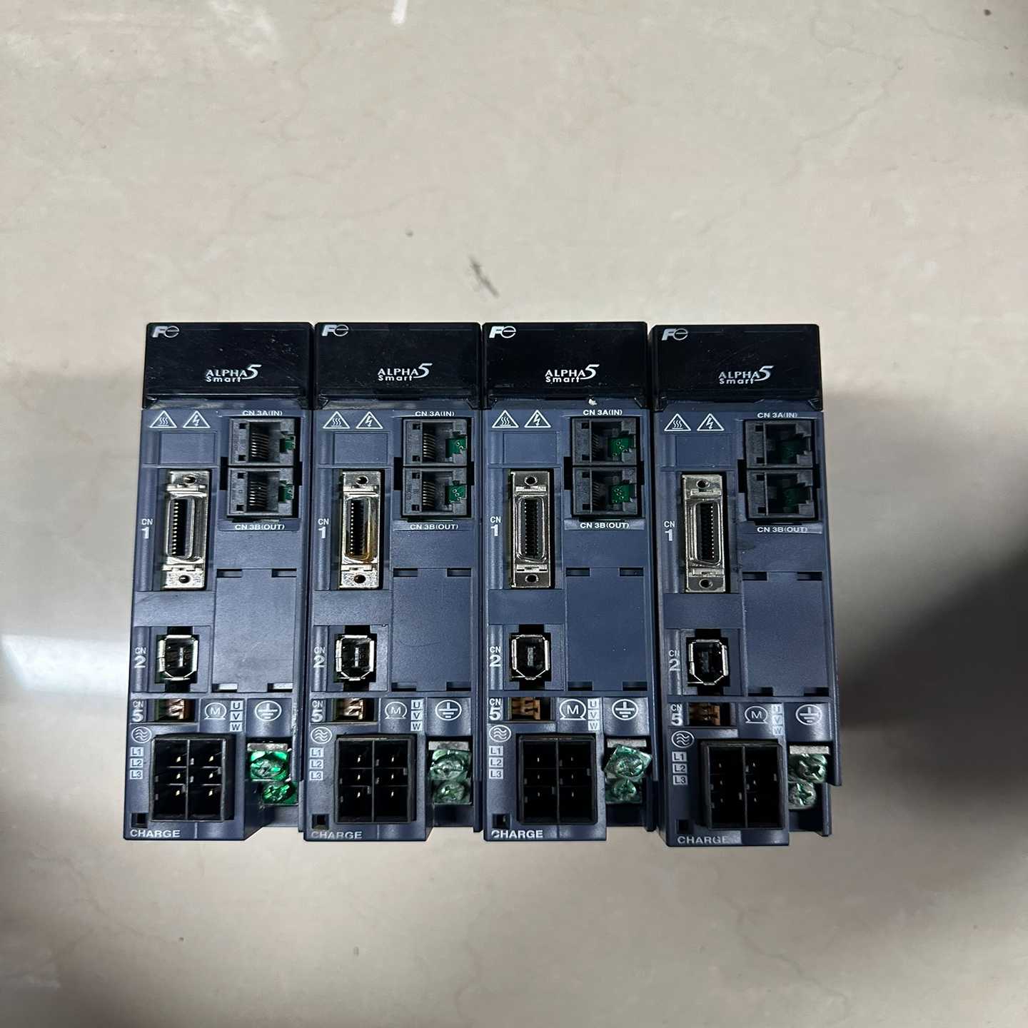 咨询-伺服驱动器RYH201F5-VV2200w成色如图