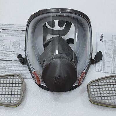 3M 6700 FULL FACEPIECE MASK  RESPIRATOR WITH FILTERS SMALL S