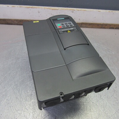 SIEMENS MICROMASTER420 6SE64202AD255CA0 5.50KW 380480V 13.2A