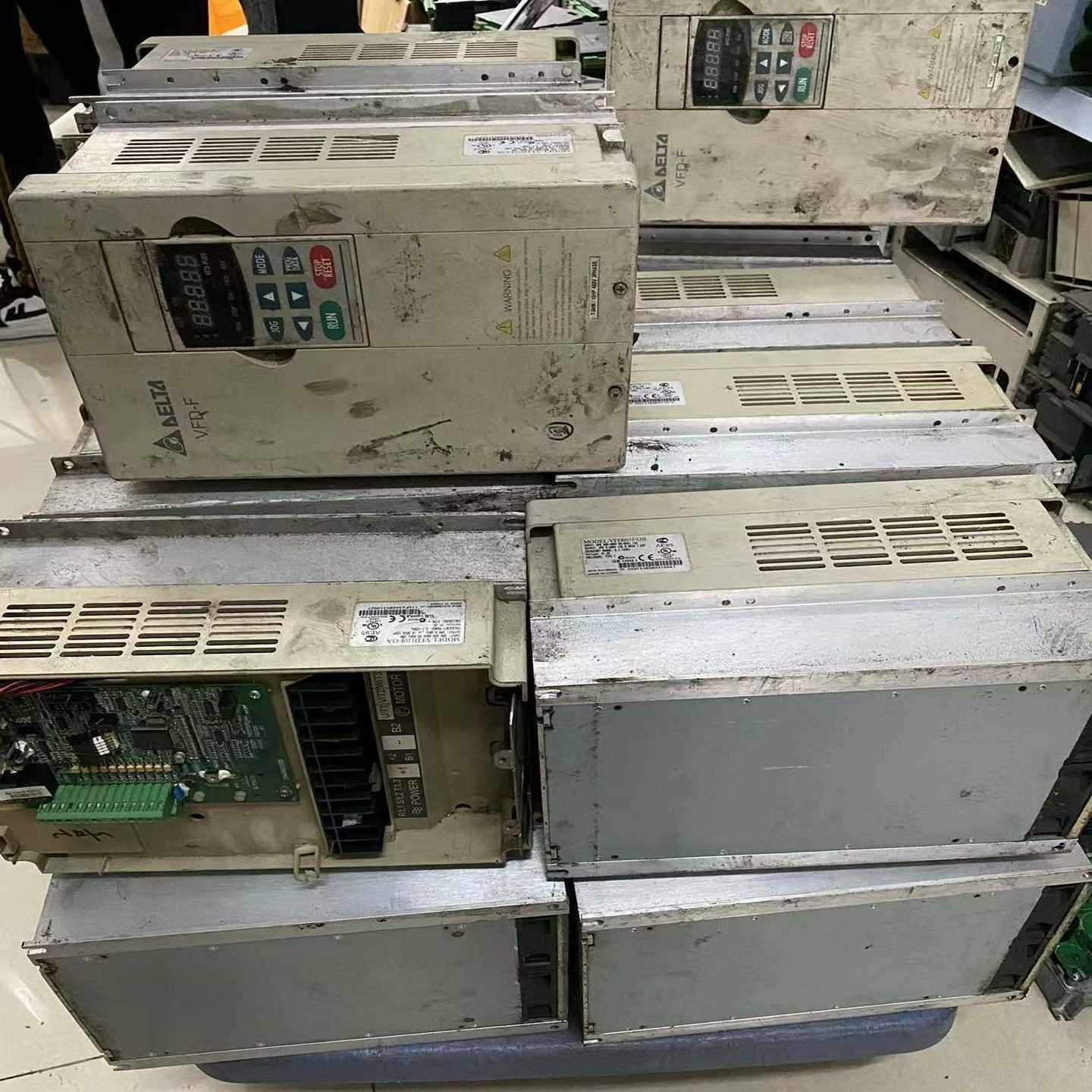 VFD-F系列变频器5.5kw,7.5kw,11kw三相