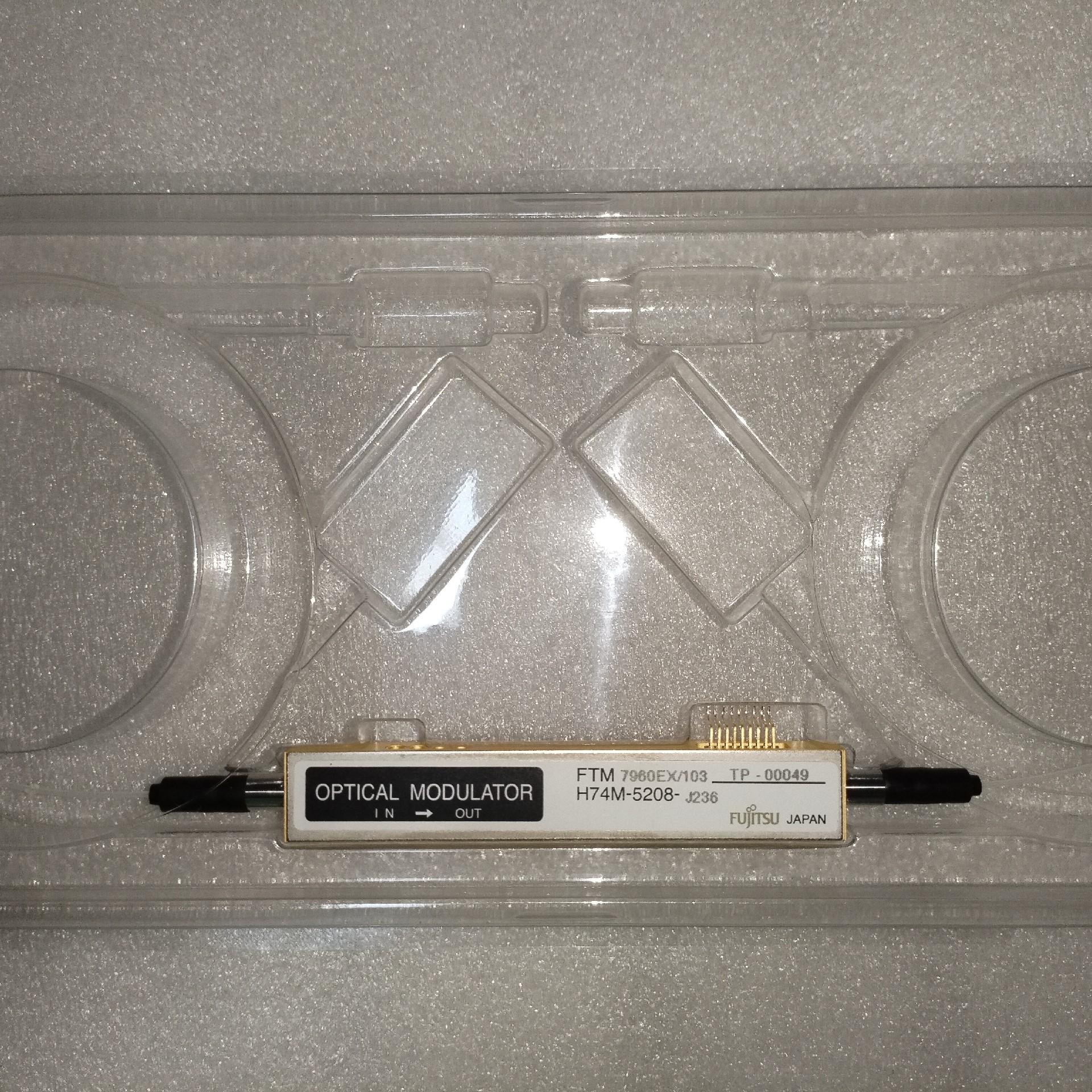 富士通40G两通道调制器。FTM7960EX/103议价（鑫宝电子）