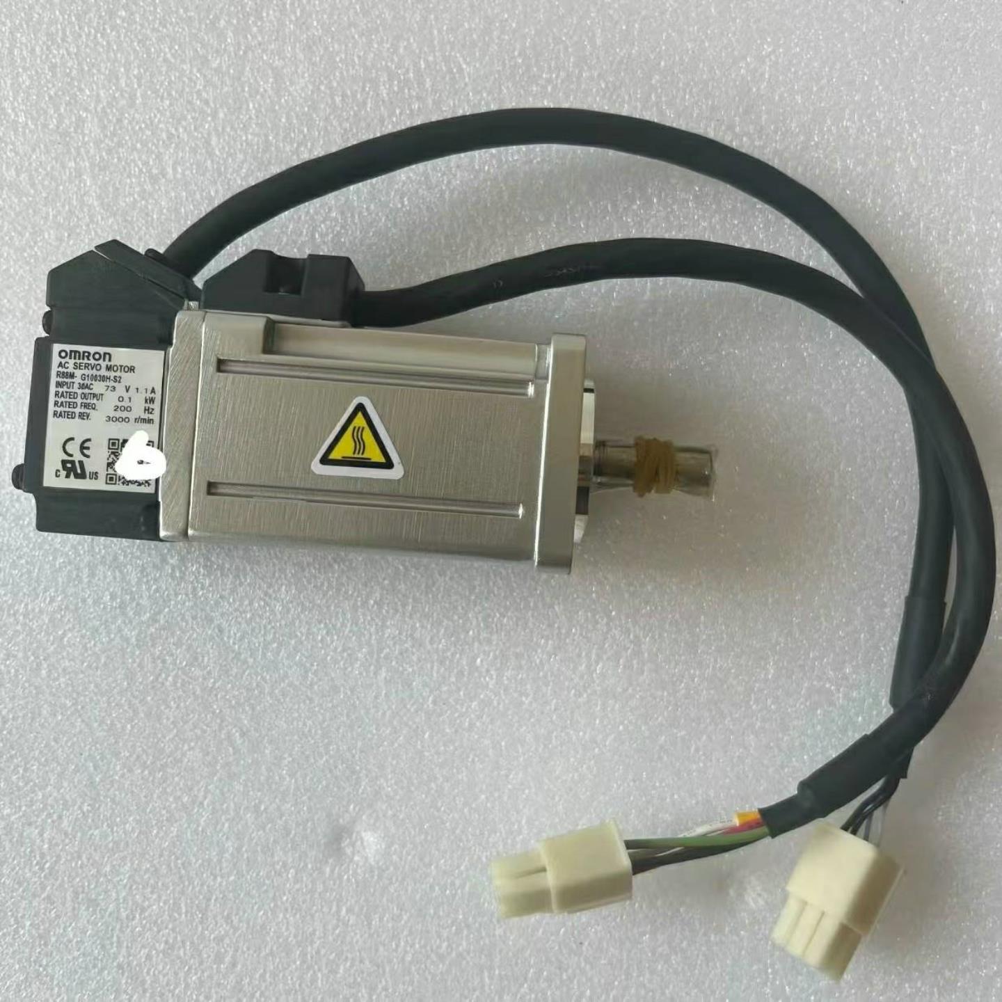 配件R88M-G75030T-S2 R88M-IM40030T-S2 欧姆龙伺服电机议价