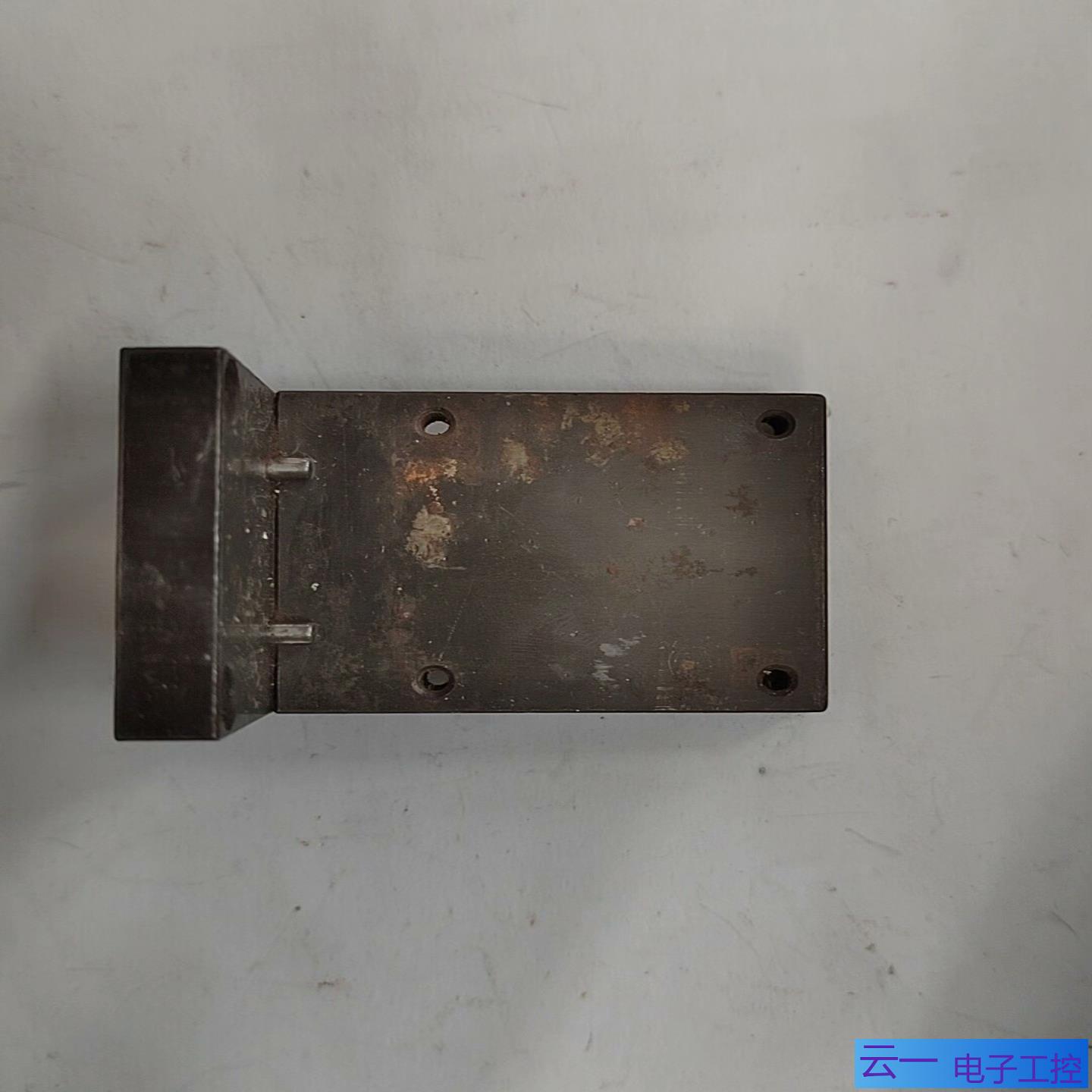 骏河精机B05-43N同尺寸Z轴板材质铁安装孔32x3；议价