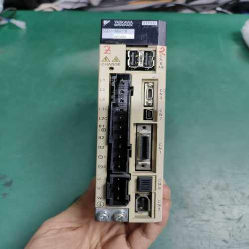安川驱动器SGDV-1R6A11B002000，正常拆机，包--议价商品