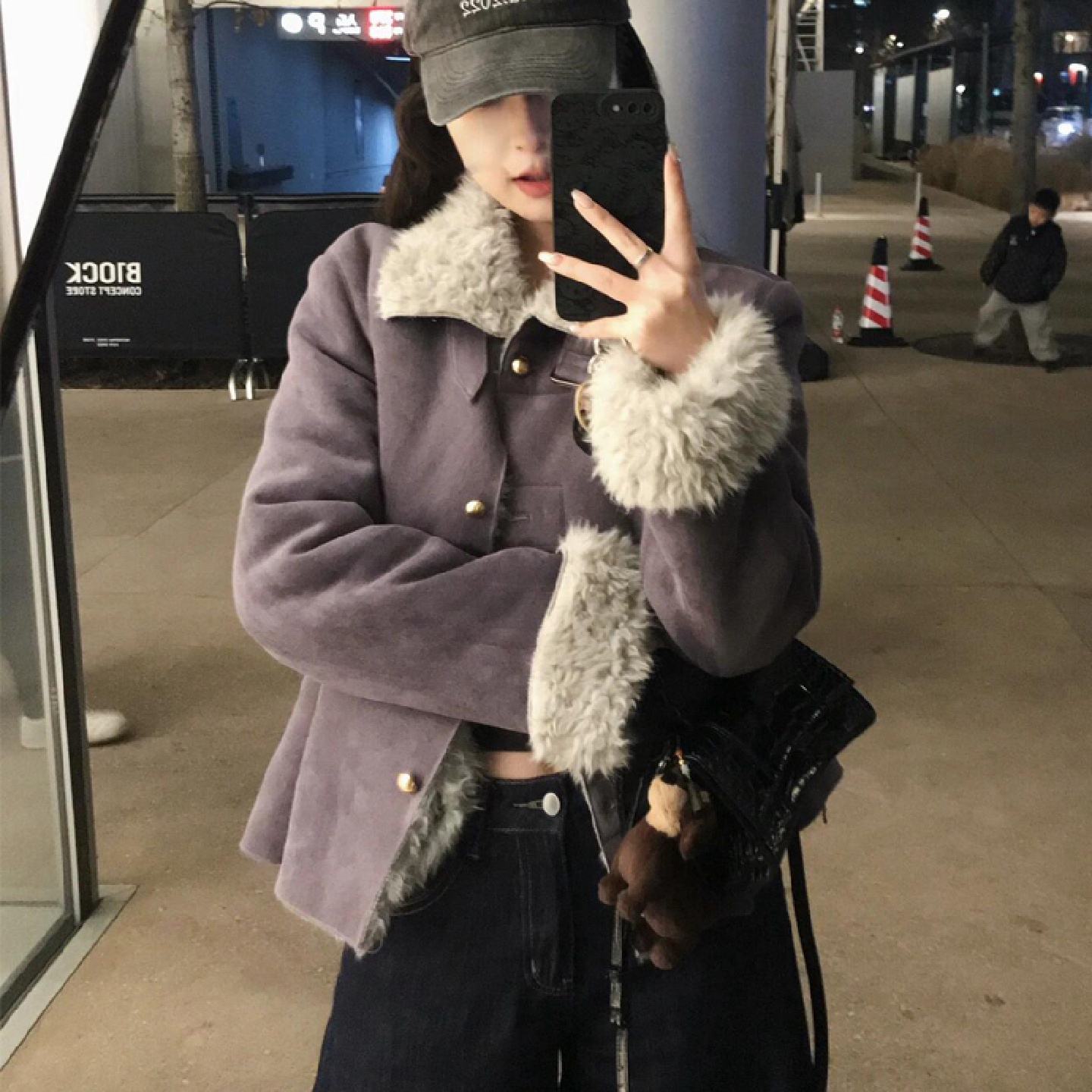 高级感麂皮绒羊羔毛外套女秋冬短款加厚休闲修身独特气质毛绒上衣