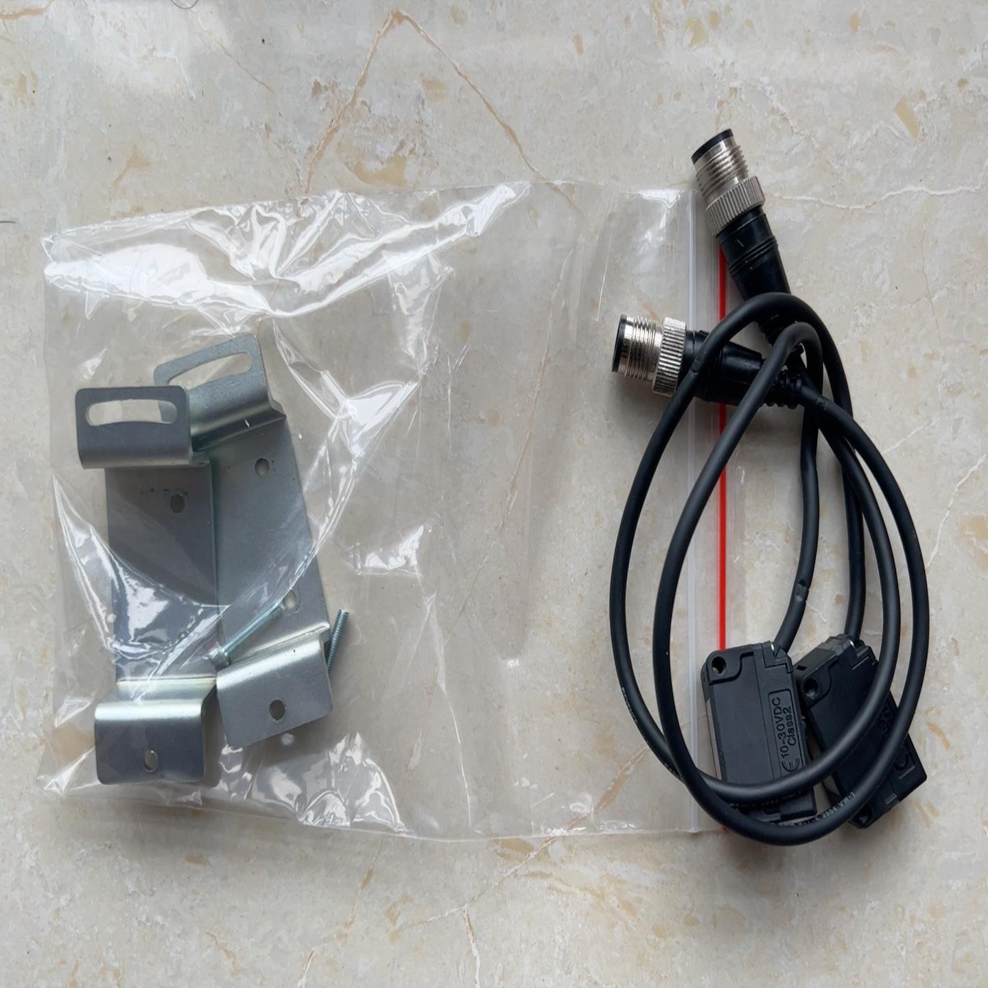 KEYENCE基恩士对射传感器PZ-G51EPR 九九新 带（佳毅工控）