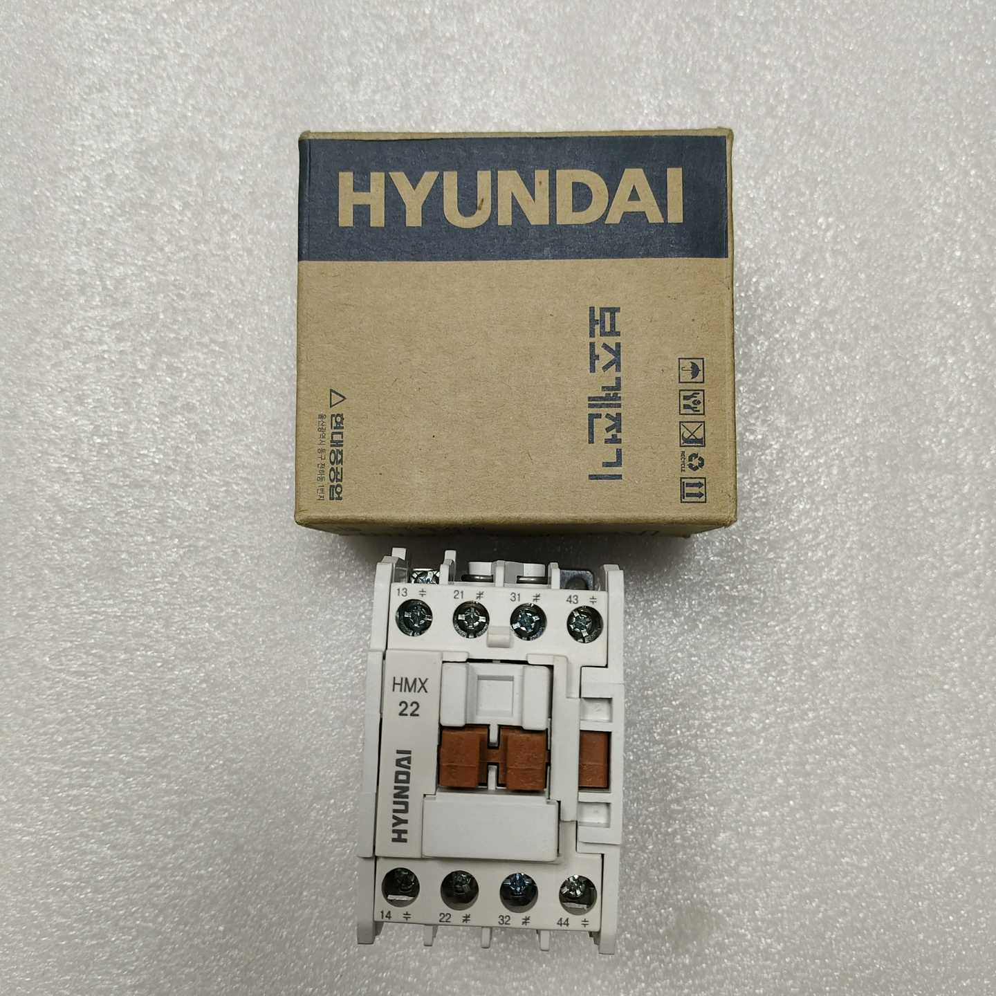 询价~HYUNDAI HMX22 HMX 20110811 接触器