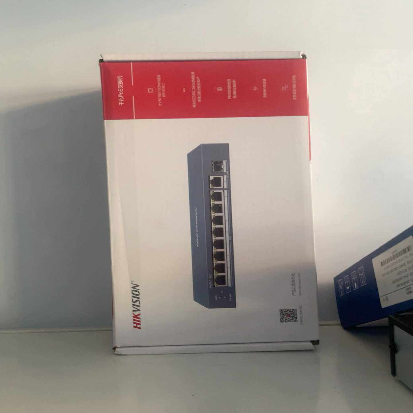 海康千兆交换机，买多了，合适用的来买，八口千兆交换机。[浩