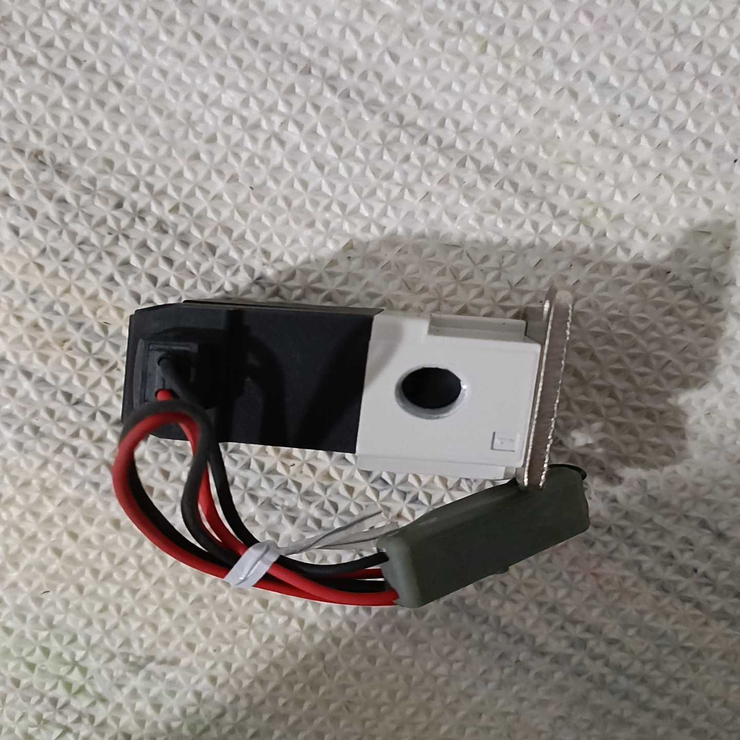 议价SMC电磁阀VT307V-VT307-5G1-01-F全新现货/H维修