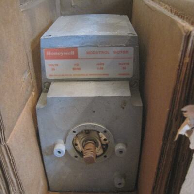 Neuf HONEYWELL M845C10092 Modutrol Moteur M845C10092