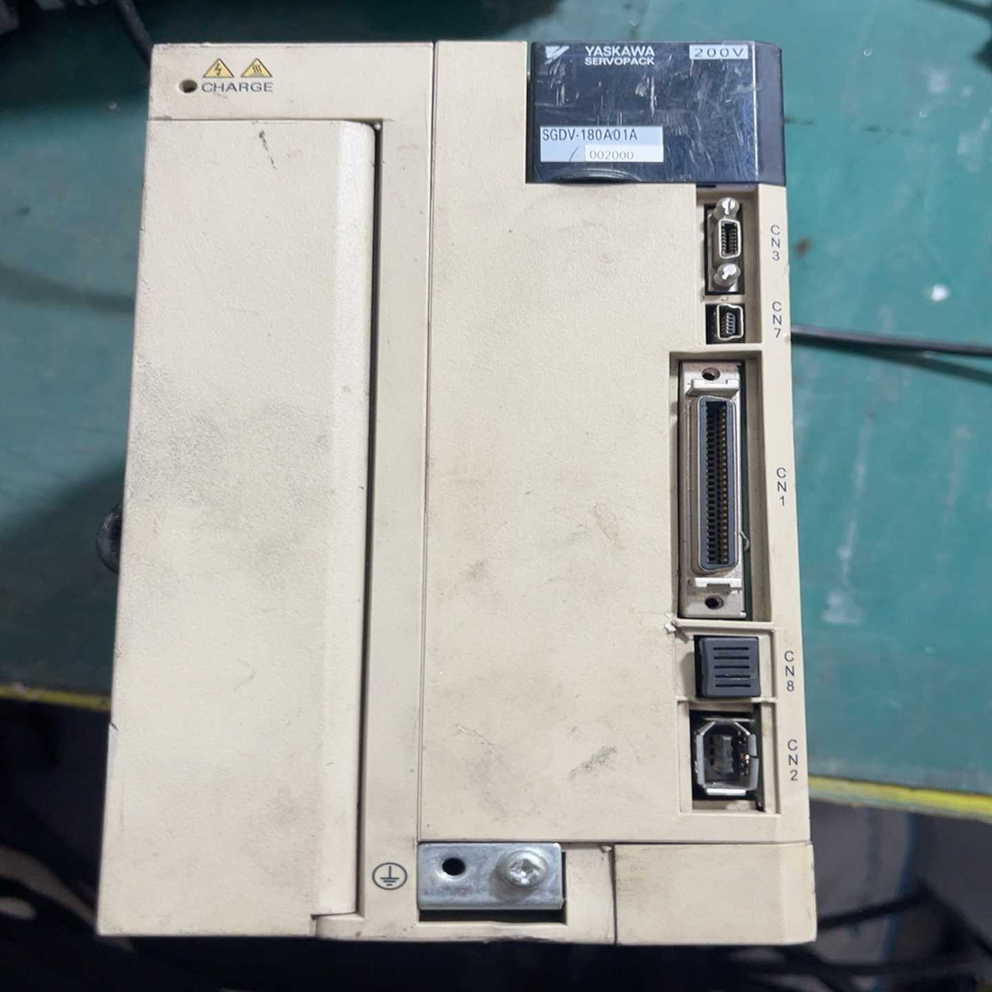 安川伺服马达驱动器，1.5KW，型号SGDV-12A01A0询价