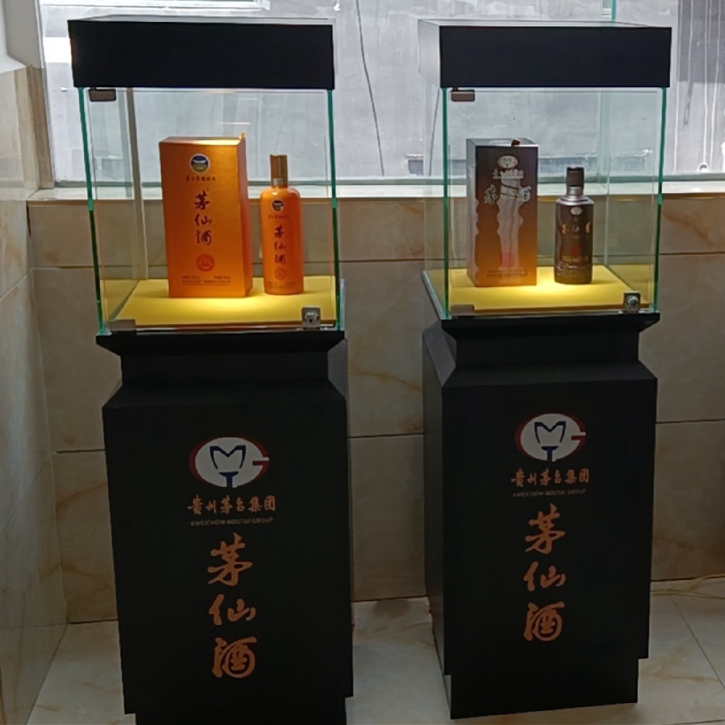 白酒玻璃展示柜珠宝瓷器古董货架产品博物馆玉石样品独立四面柜台