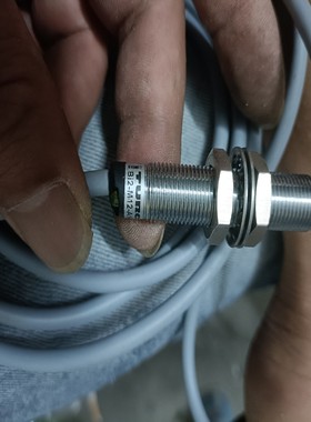 咨询-图尔克接近开关，型号Bi2-M12-A-D4X，带灰色电