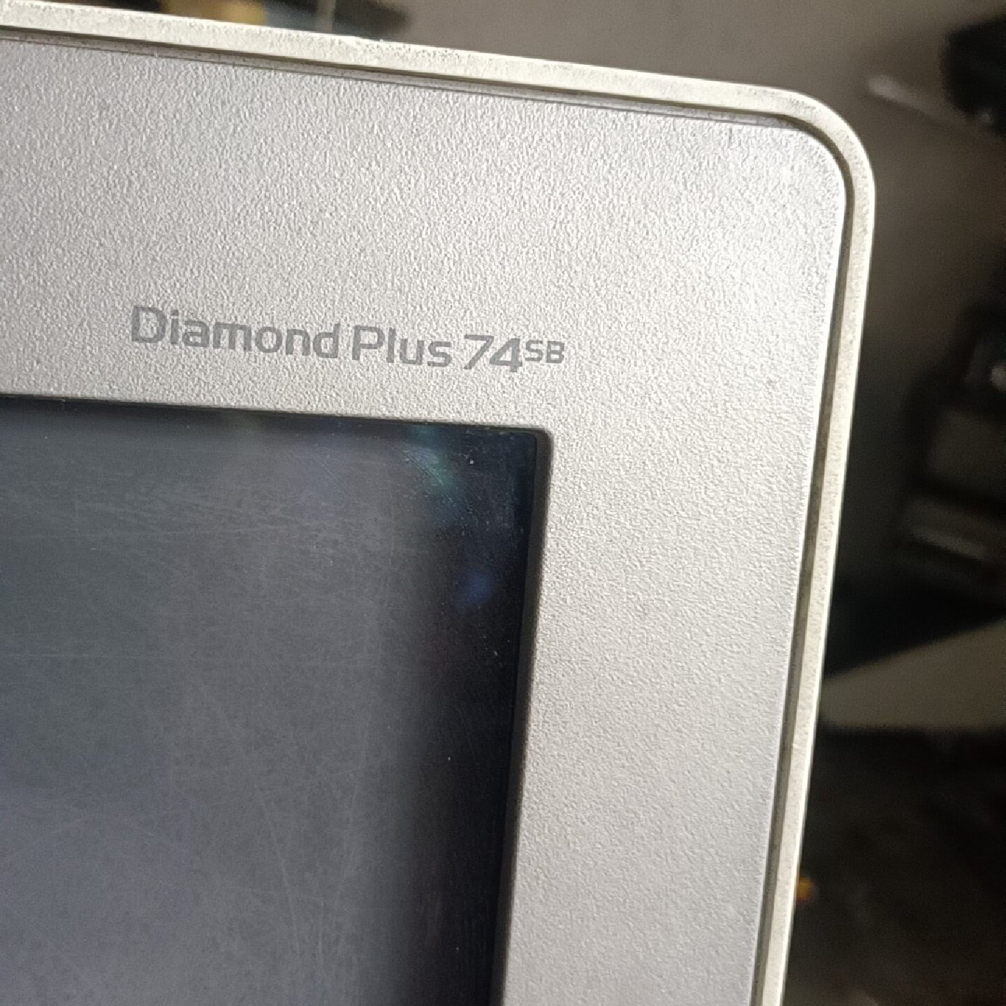 询价CRT显示器17寸纯平钻石珑显像管原厂分辨