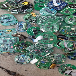 芯片板阿特拉德州等好多每张至少有一个型号多则好几个 议价