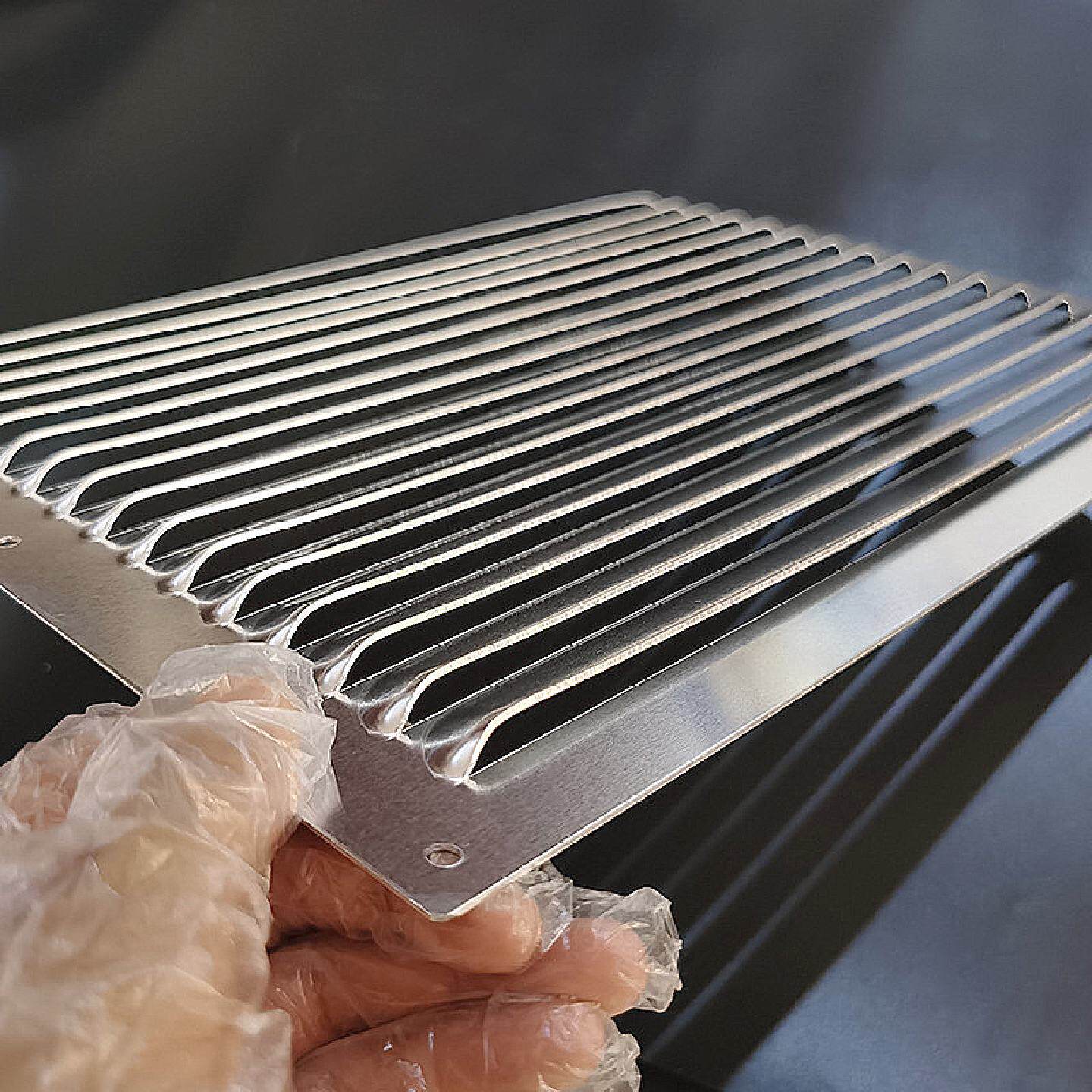 百叶窗通风散热不锈钢铝合金排风口格栅外墙防雨风罩冲孔板钢板网