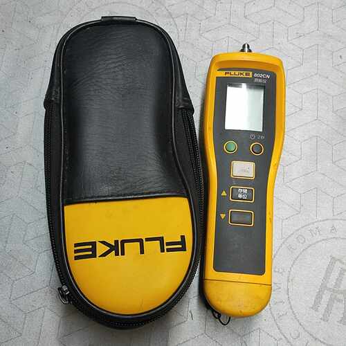 询价福禄克FLUKE802CN测振仪，带原装皮套。电池卡片断了