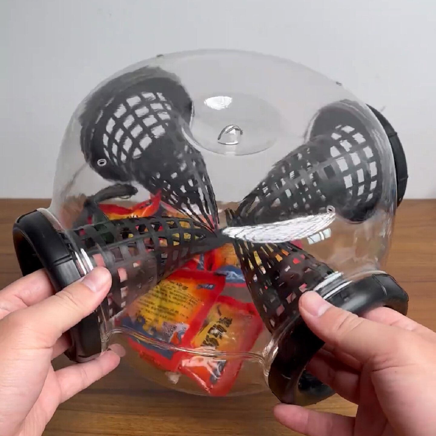 新款便携式隐形透明巨物鱼笼2025捕鱼神器四季通用渔具只进不出