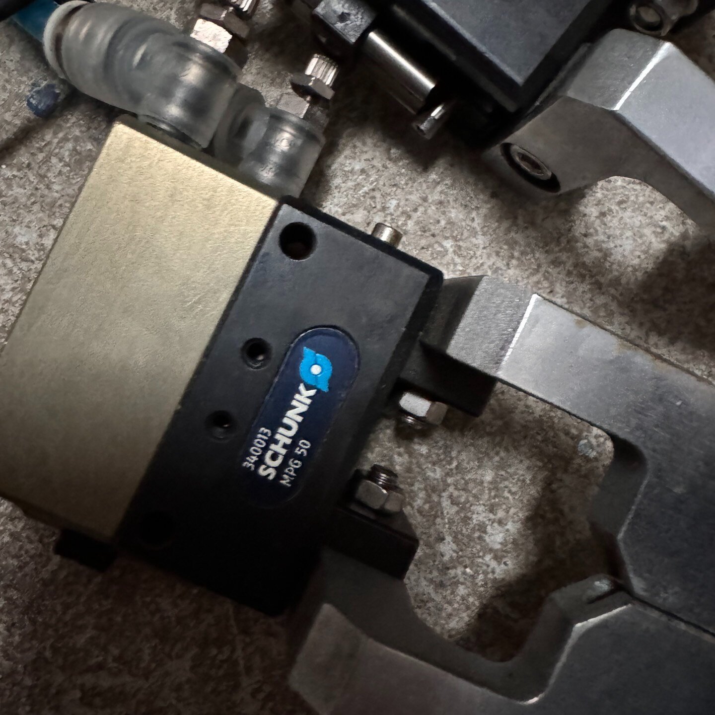 雄克手指夹持气缸 MPG50   340013 实物图  功--议价商品