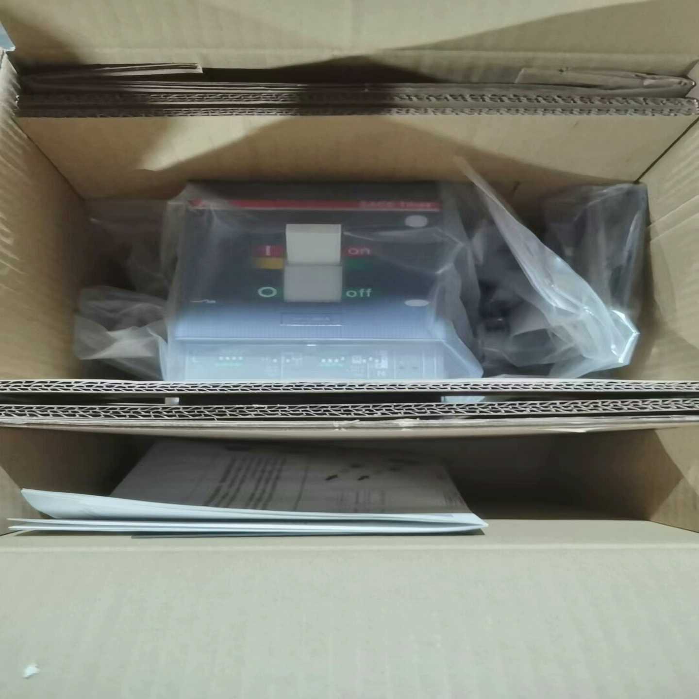 塑料外壳式断路器Tmax系列，型号2TFB100905询价