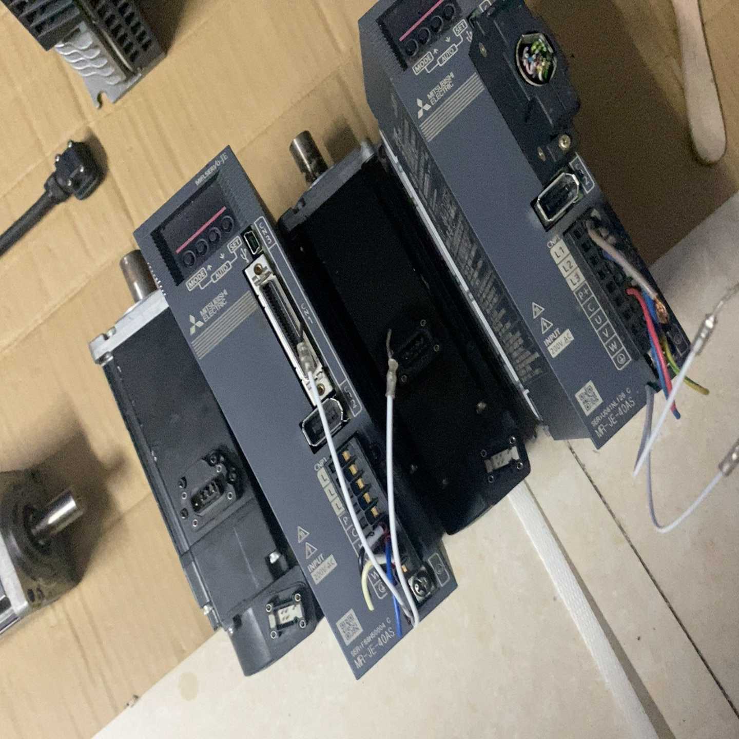 三菱伺服MR-JE-40AS，伺服电机HJ-FS43J一议价商品