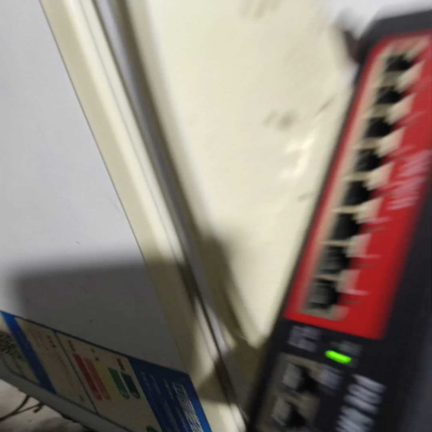 (重工机械)08以太网交换机，28O，功能正常，单机