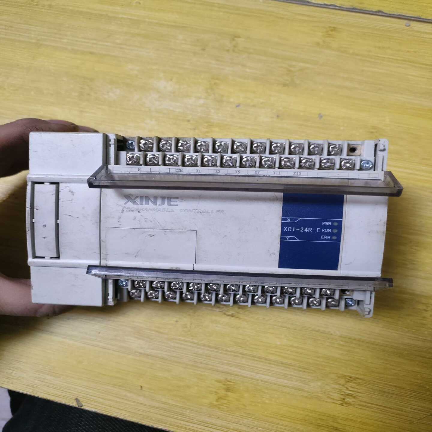 XC1-24R-E信捷PLC，二手拆机一台，成色如图所示，-议价