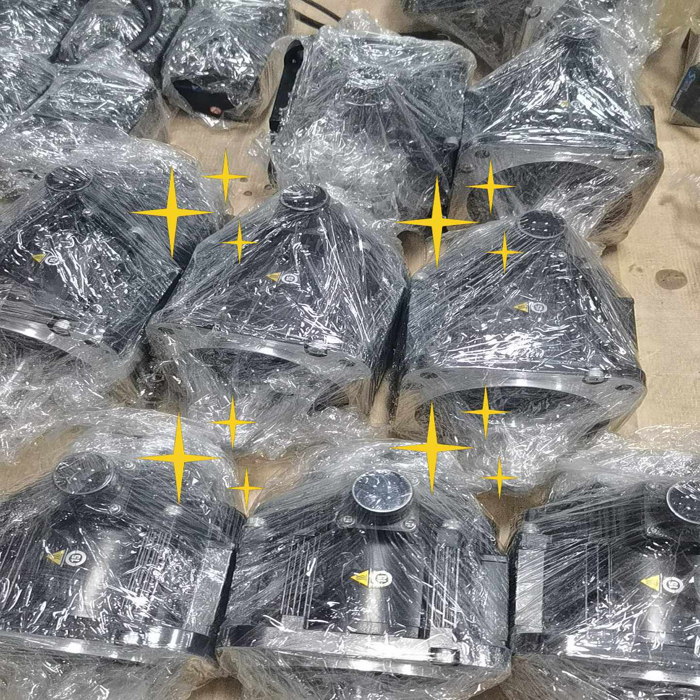 安川绝对值电机SGM7G-09A7C61，包装完整。参数：2--议价商品