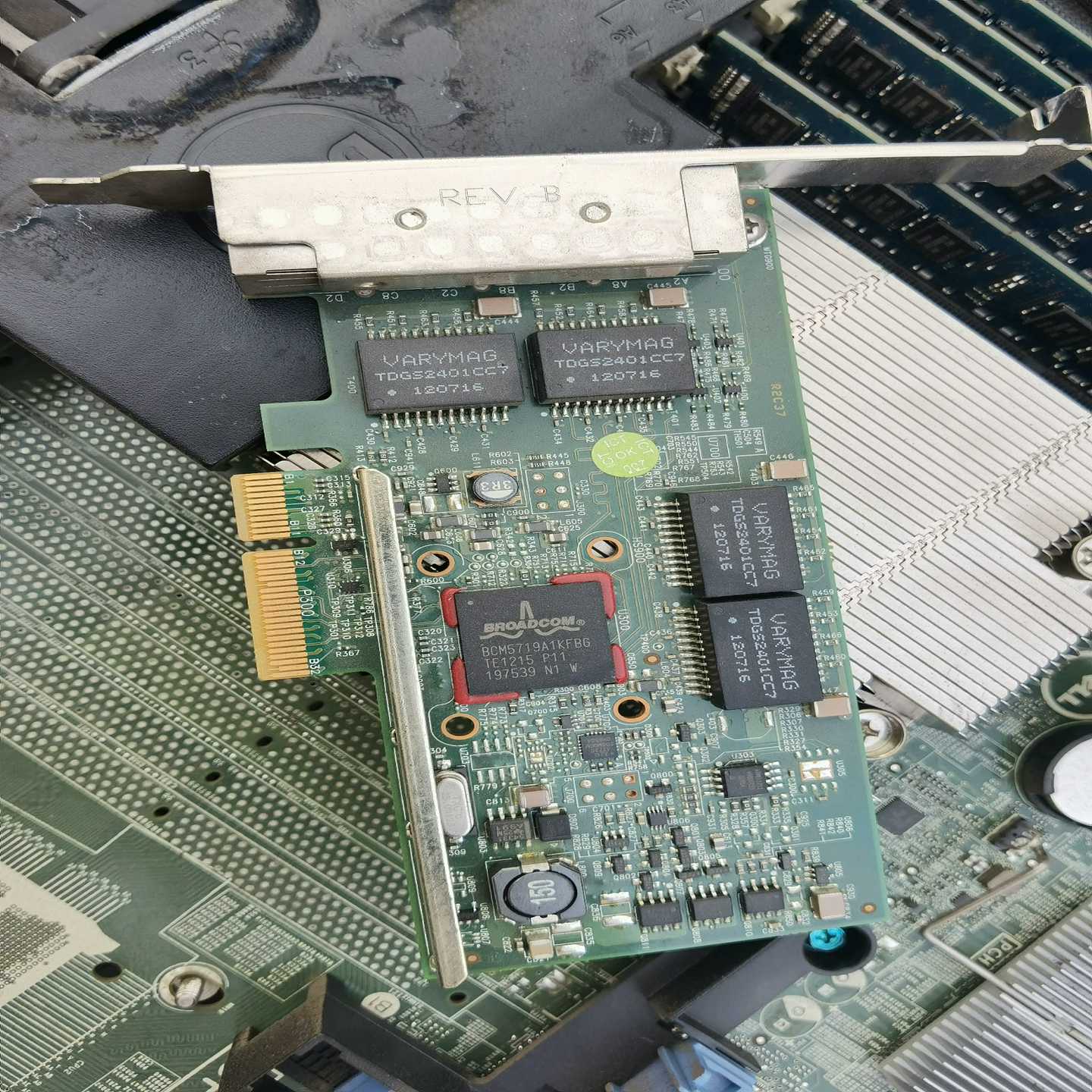 BCM5719 BCM95719A1904G 四口千兆网口~询价