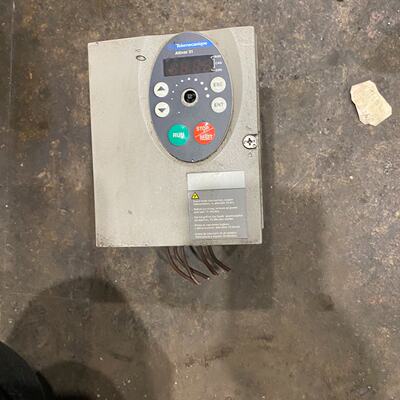 议价Frequency Converter Atv31h055n4a 0.55Kw适用