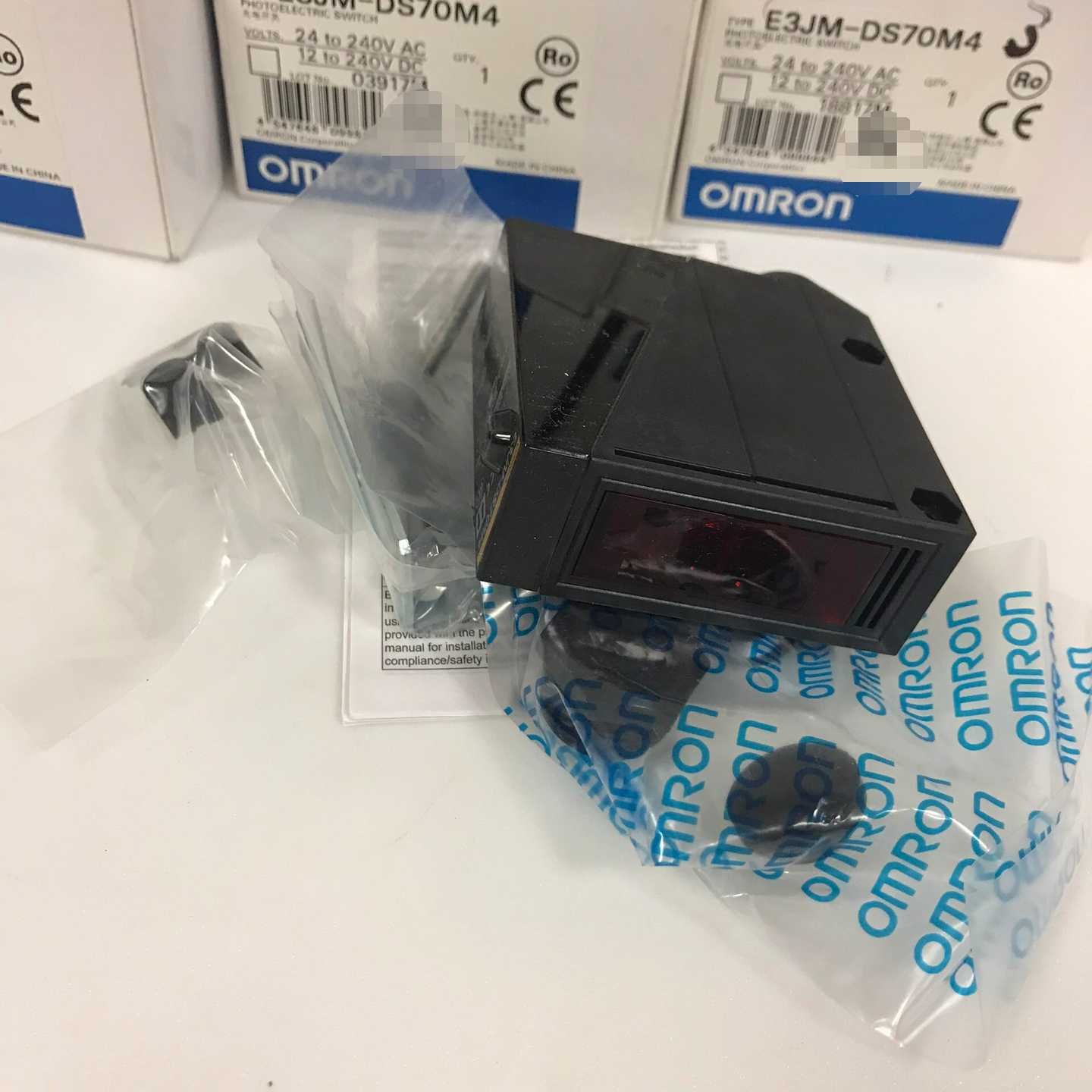 OmronE3JM-DS70M4光电开关传感器适用