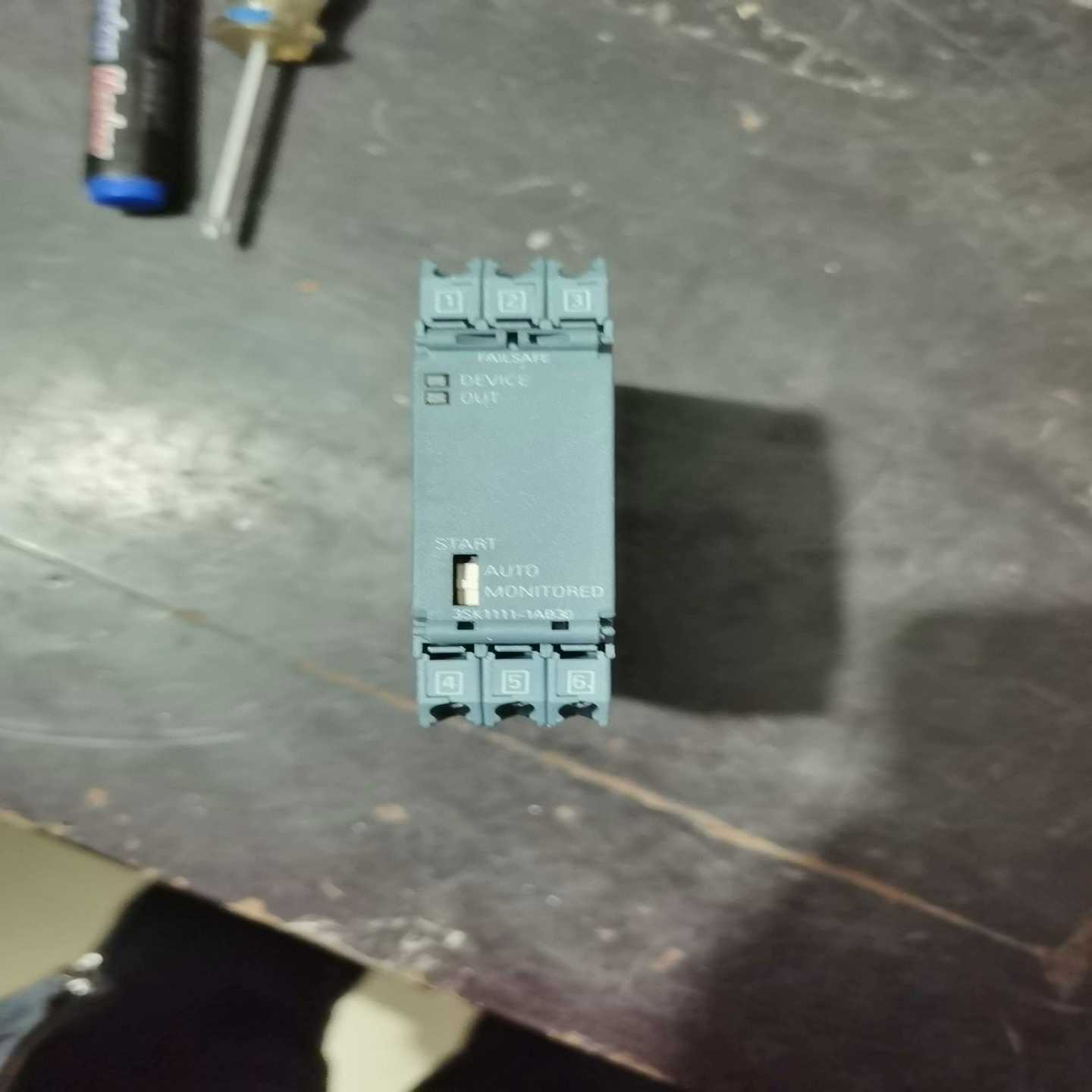 询价 3SK1111-1AB30 安全继电器~可接维修