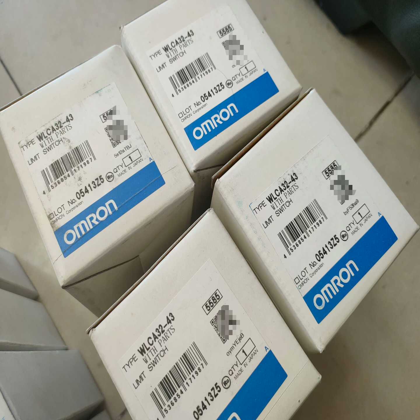 限位开关WLCA32-43，未使用4个，拿走。询价
