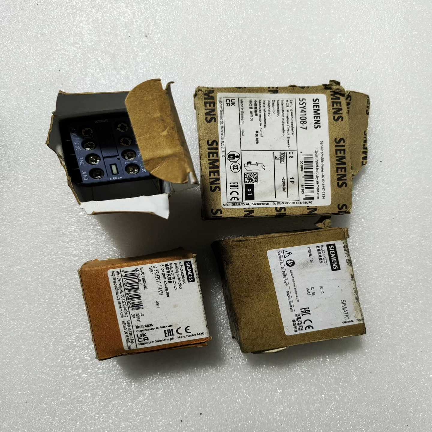 西门子辅助开关3RH2911-1HA31两个，5SY4108-议价