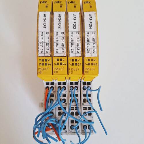 Pilz 312200 Digital I0 Module PSSu E F 4DI with Base Lot of