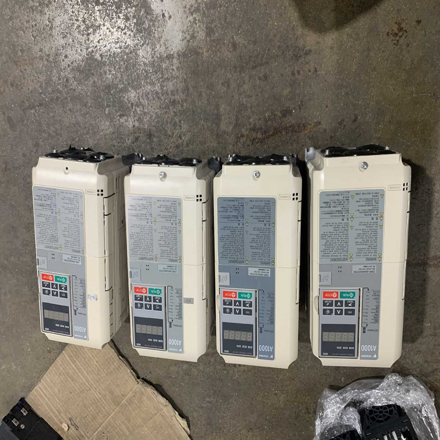 询价安川A1000变频器7.5KW，AB4A0023FBA，实物