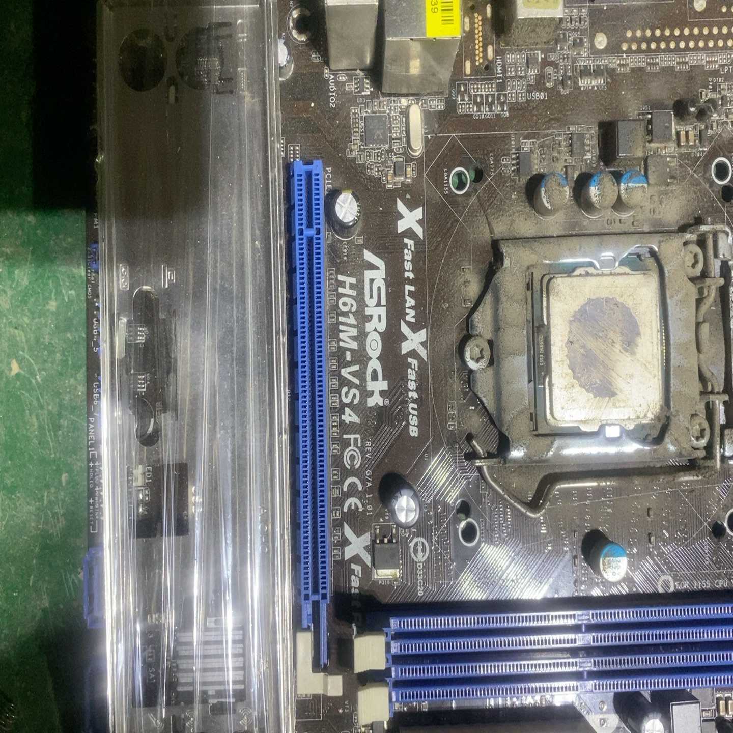 议价主板h61m-vs4，功能正常，成色如图