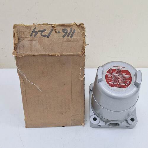 Micro Switch 1CX43  No.12 AWG Max Snap Switch Raintight