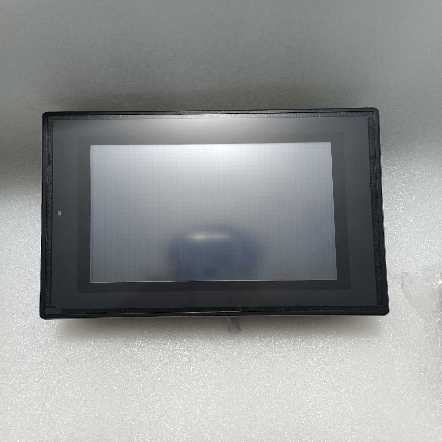 基恩士VT3-V7触摸屏,.实物图片,成色充新,功能包好--议价商品