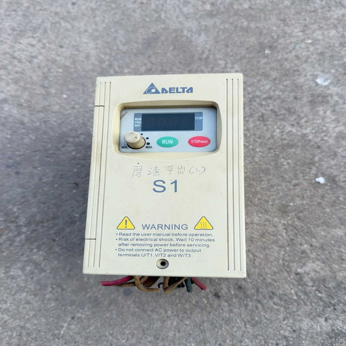 询价台达VFD-S1变频器，0.75,380v功能包好成色不错外议价