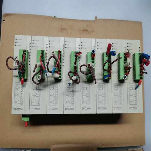 台达温度控制器DTC1000V和DTC2000V，一共8片，~议价