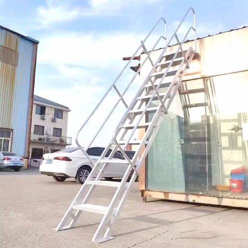 建筑脚手架爬梯盘扣架钢梯安全爬梯建筑施工梯防护斜楼梯外架爬梯