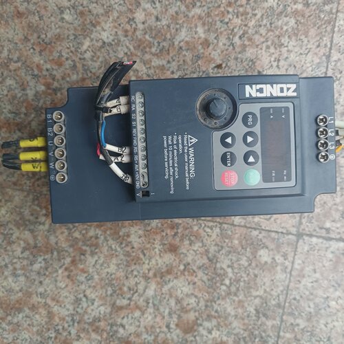 拆机众辰空压机变频器NZ200T7R5GY4L-询
