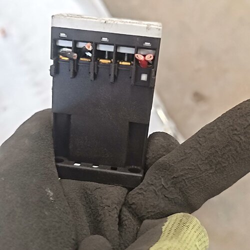 询-直流接触器3RT10151AP01一只