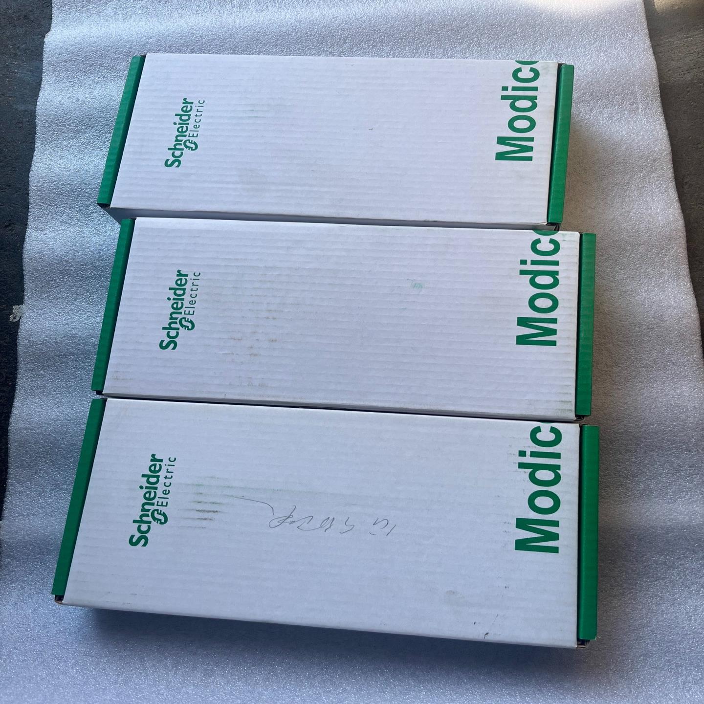 施耐德PLC模块,140ERT85420,全新未开封,单价。--议价商品