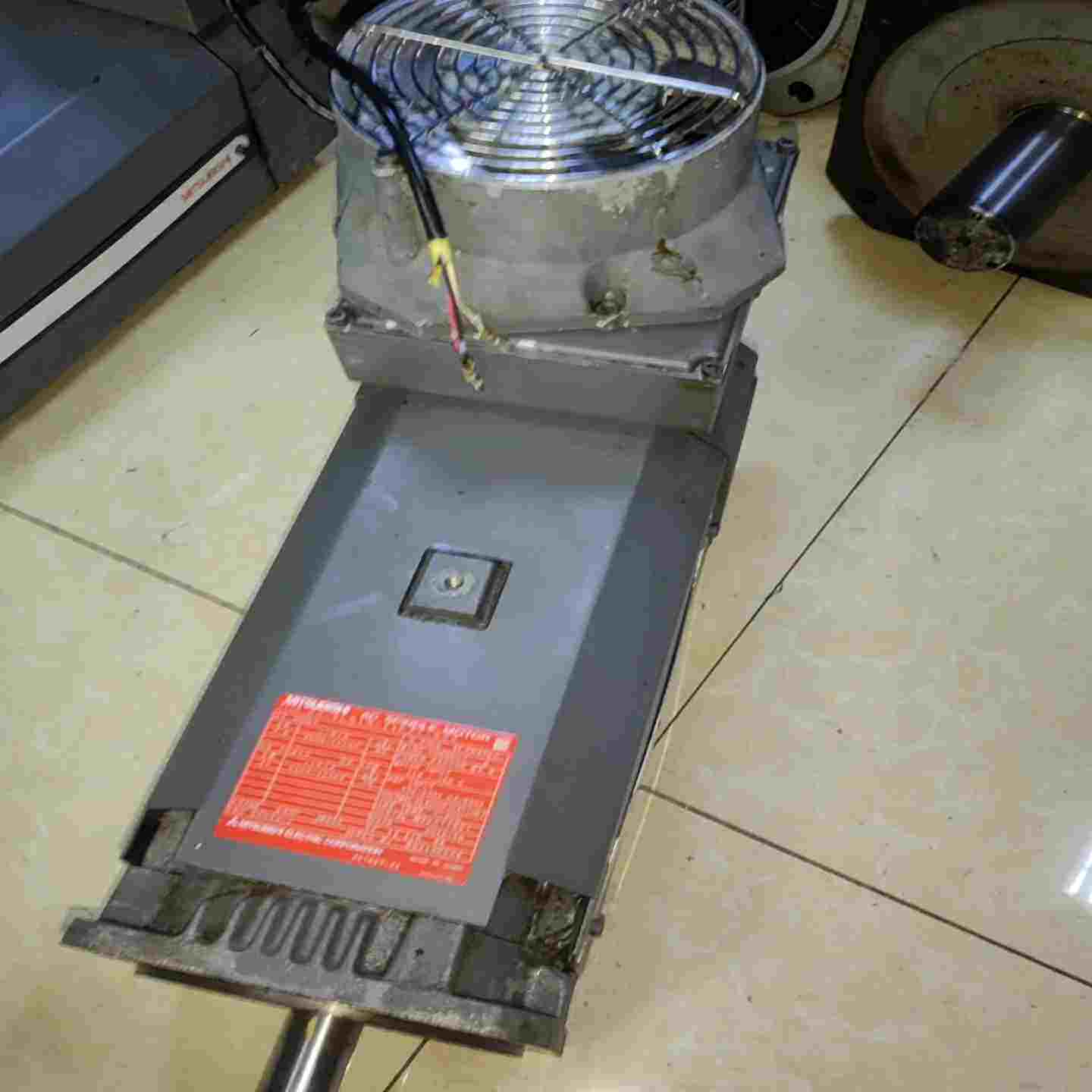 SJ-VLS15-11FZT-S02三菱主轴电机，带中心出水~议价